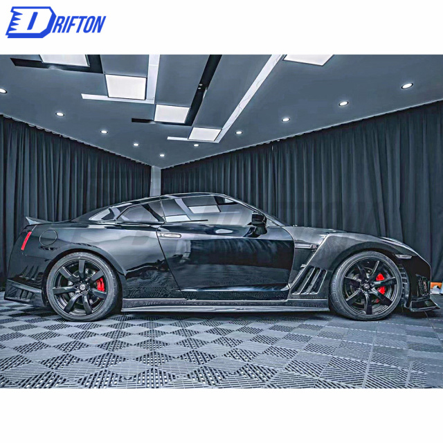 CMST V2 Style Half Carbon Fiber Rear Bumper With Diffuser For Nissan R35 GTR 2008-2023