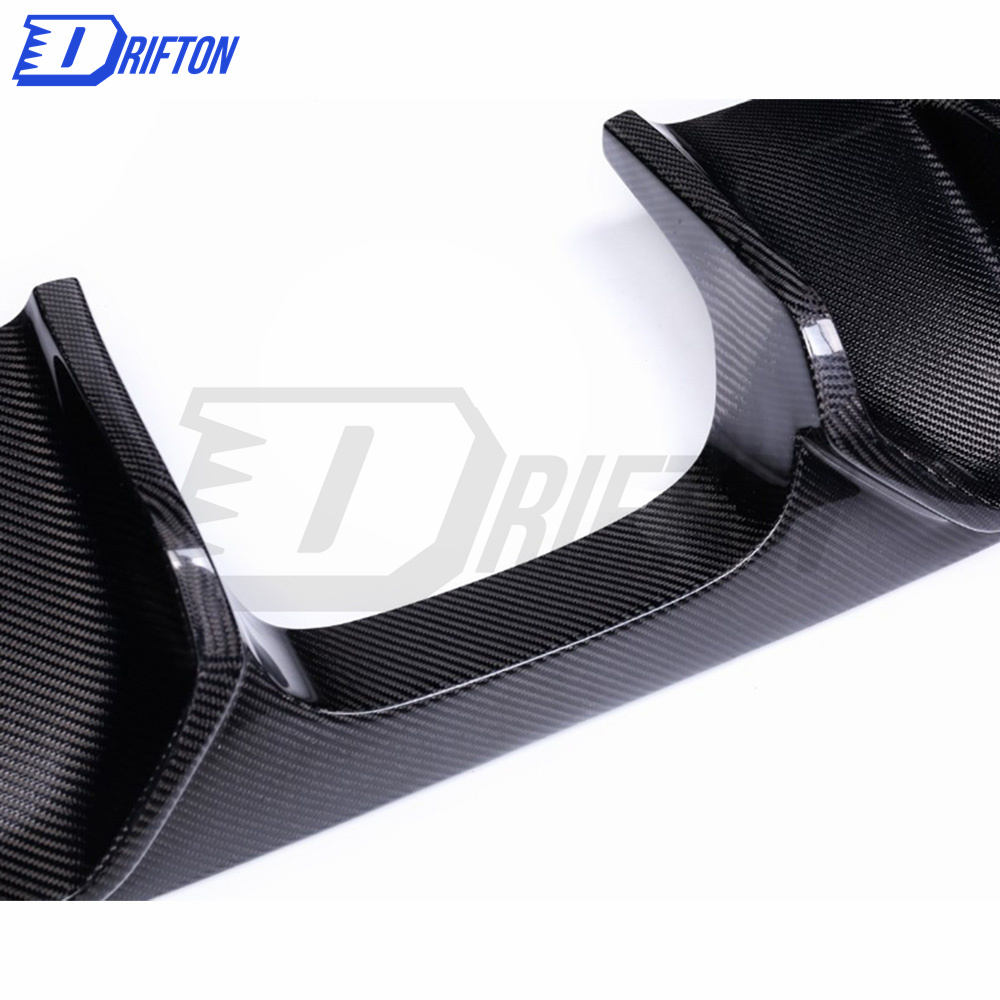 Carbon Fiber Rear Diffuser (Mid-tips) For Alfa Romeo Giulia Base Ti 2016-2018