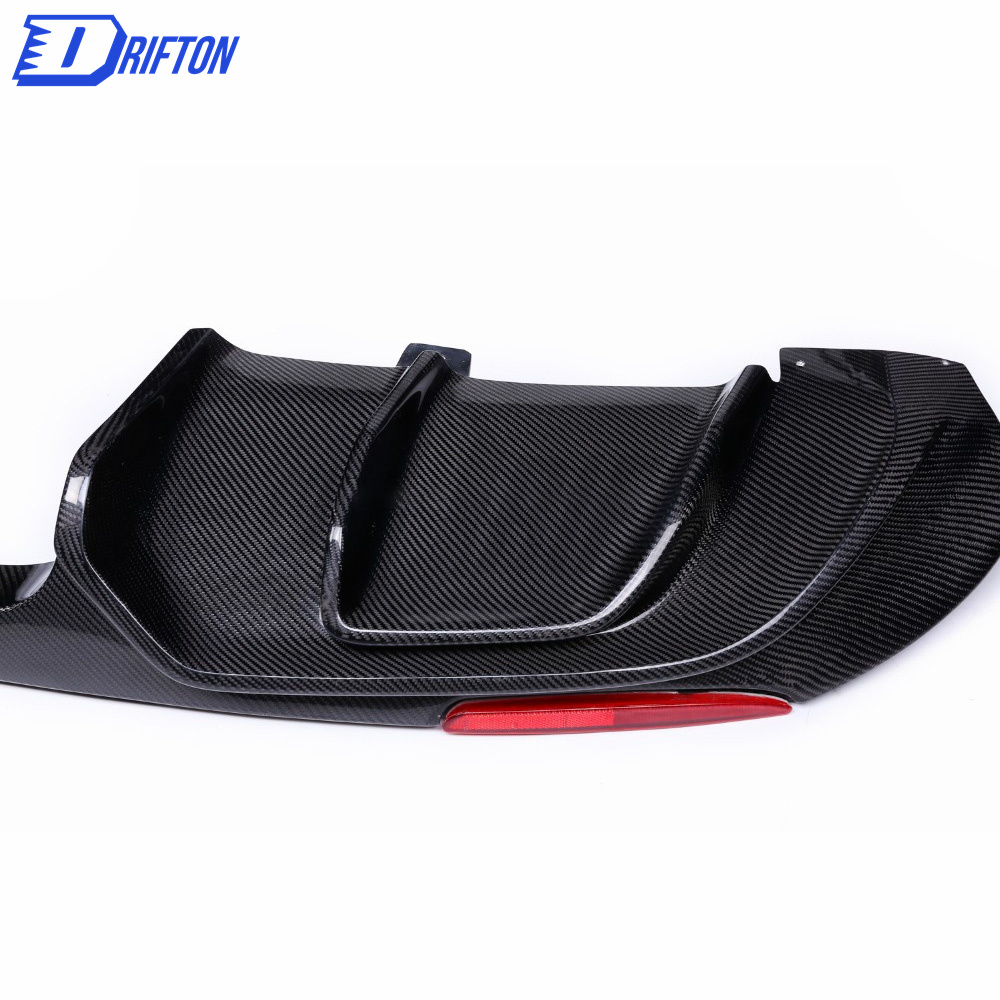 Carbon Fiber Rear Diffuser (Mid-tips) For Alfa Romeo Giulia Base Ti 2016-2018