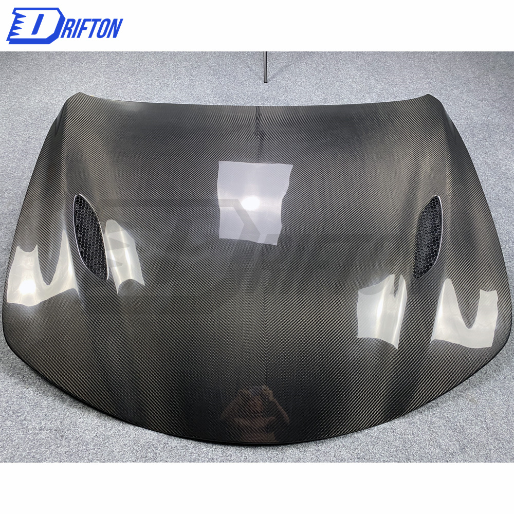 Quadrifoglio Style Dry Carbon Fiber Hood For Alfa Romeo Quadrifoglio Giulia 2016-2018