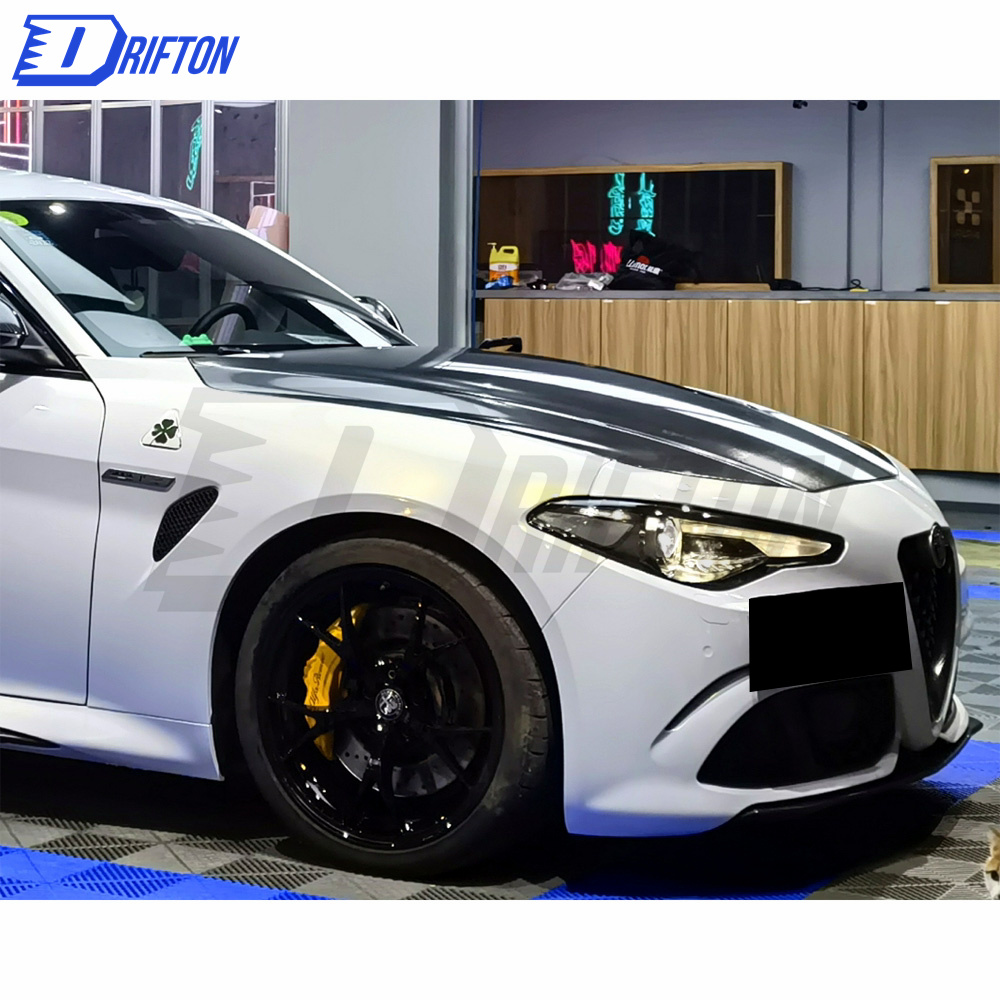 Quadrifoglio Style Dry Carbon Fiber Hood For Alfa Romeo Quadrifoglio Giulia 2016-2018