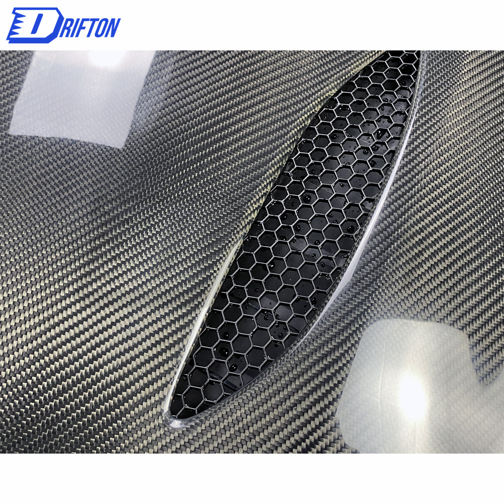 Quadrifoglio Style Dry Carbon Fiber Hood For Alfa Romeo Quadrifoglio Giulia 2016-2018