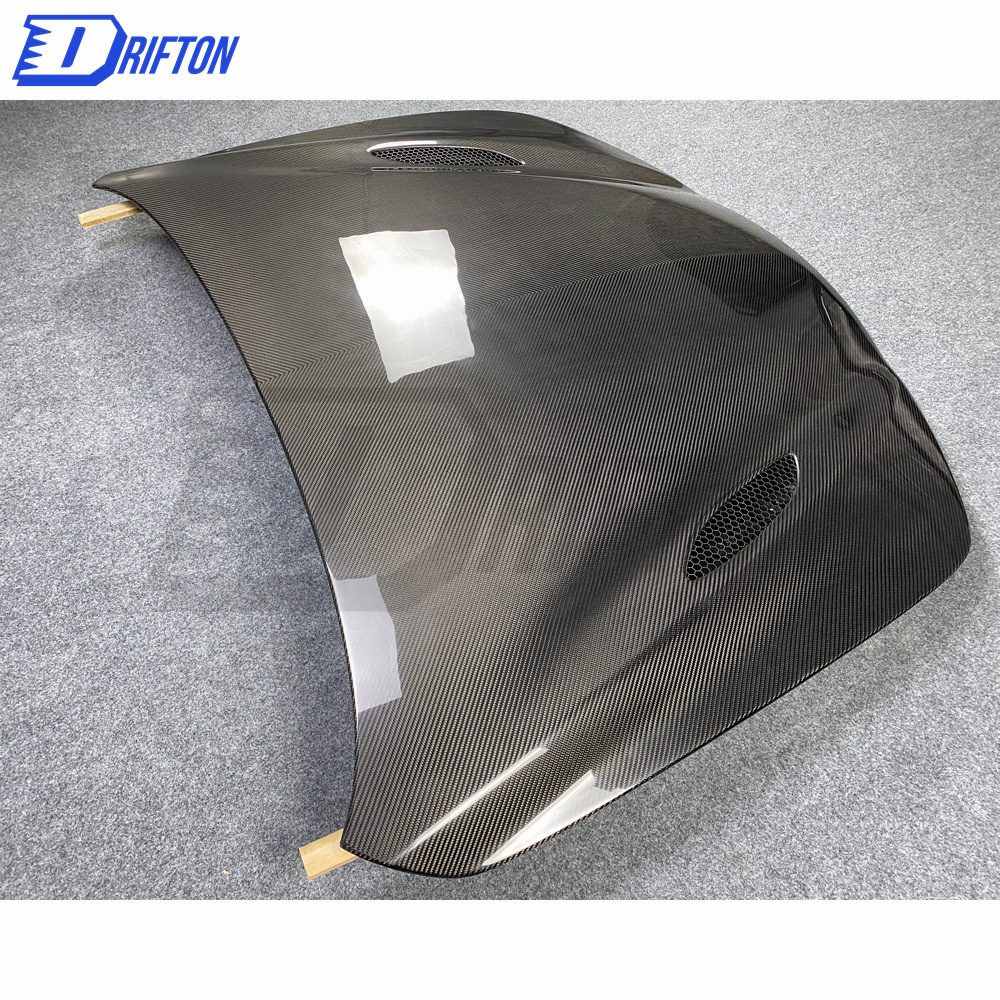 Quadrifoglio Style Dry Carbon Fiber Hood For Alfa Romeo Quadrifoglio Giulia 2016-2018