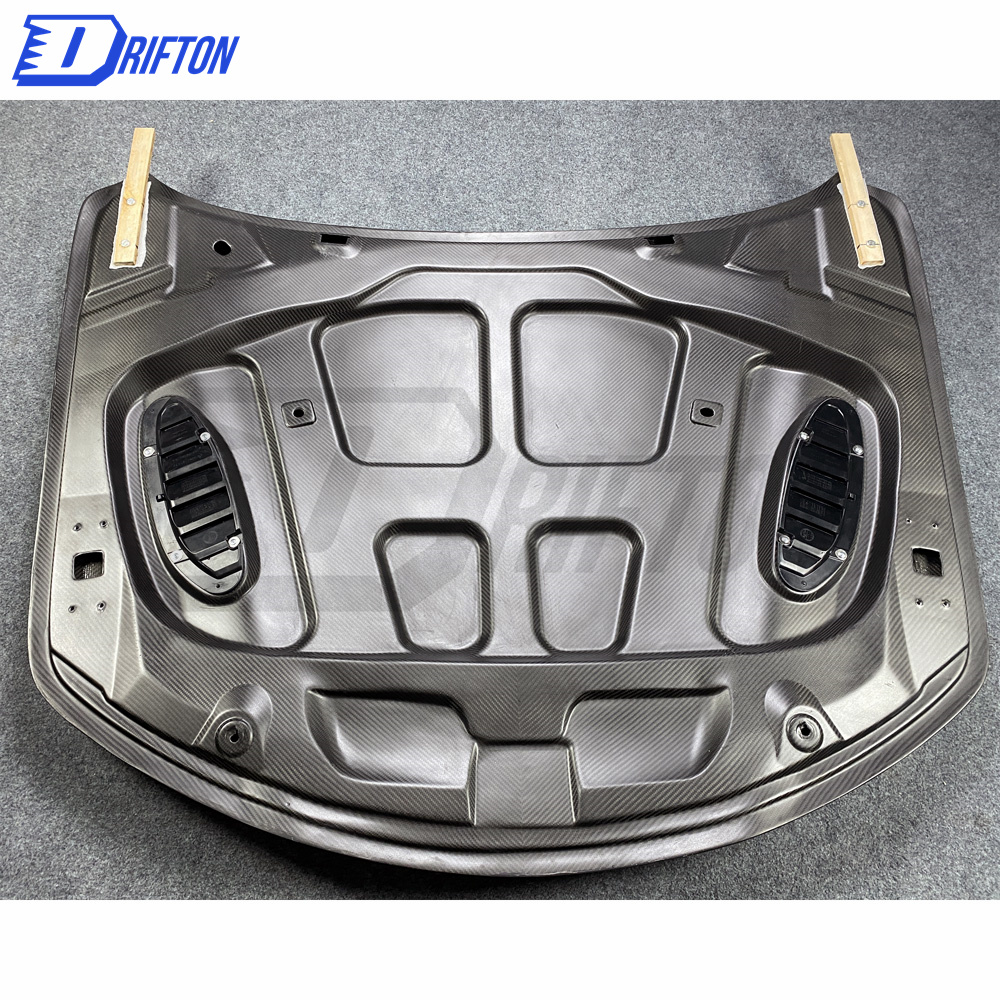 Quadrifoglio Style Dry Carbon Fiber Hood For Alfa Romeo Quadrifoglio Giulia 2016-2018