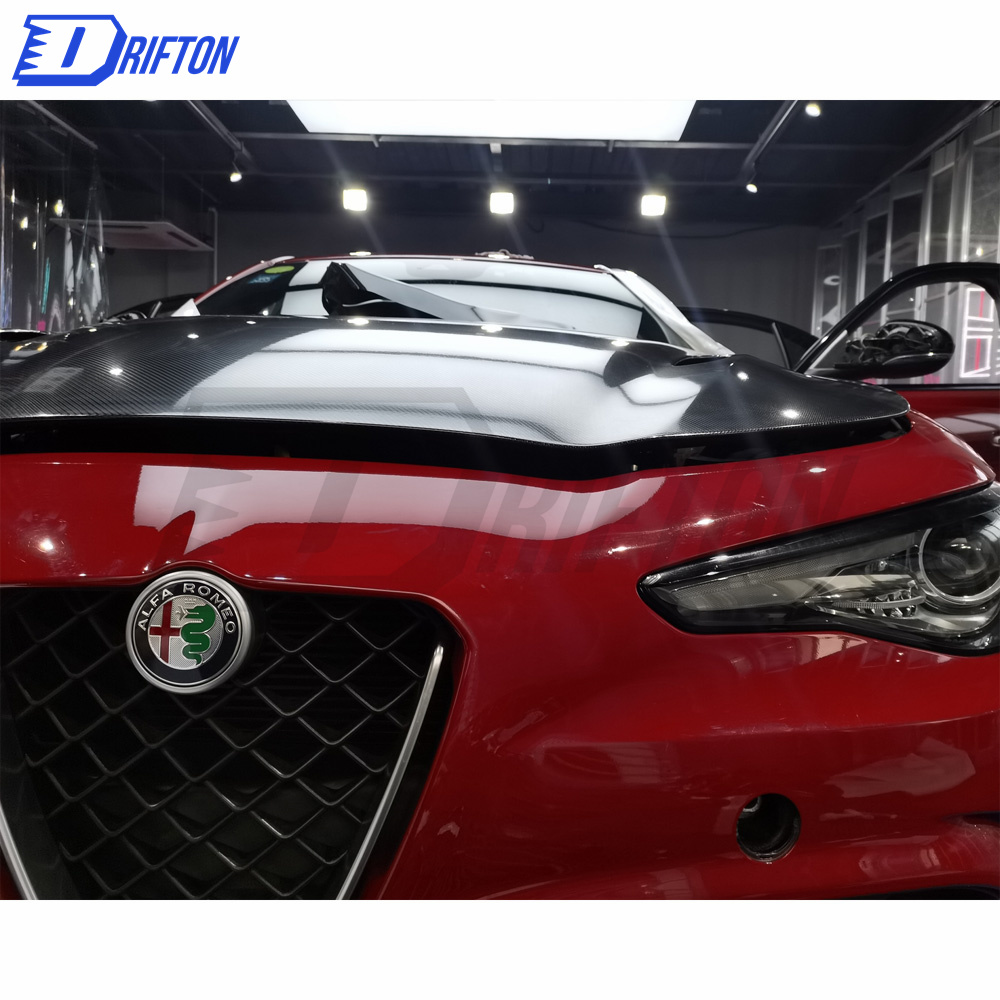 Quadrifoglio Style Dry Carbon Fiber Hood For Alfa Romeo Quadrifoglio Giulia 2016-2018