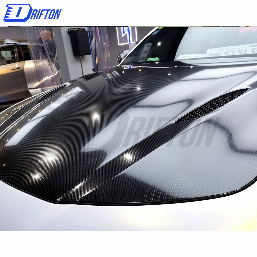 Quadrifoglio Style Dry Carbon Fiber Hood For Alfa Romeo Quadrifoglio Giulia 2016-2018