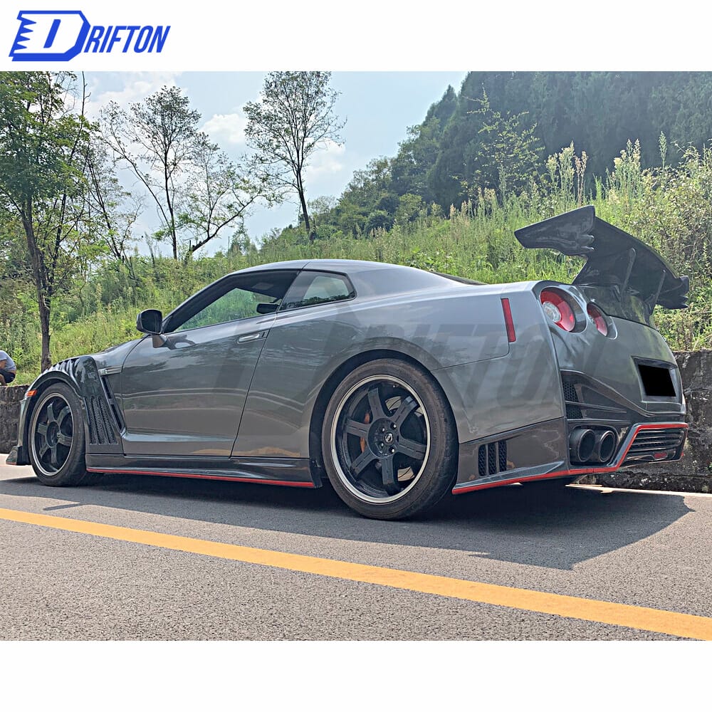 Vent Style Half Carbon Fiber Fender For Nissan R35 GTR 2008-2019