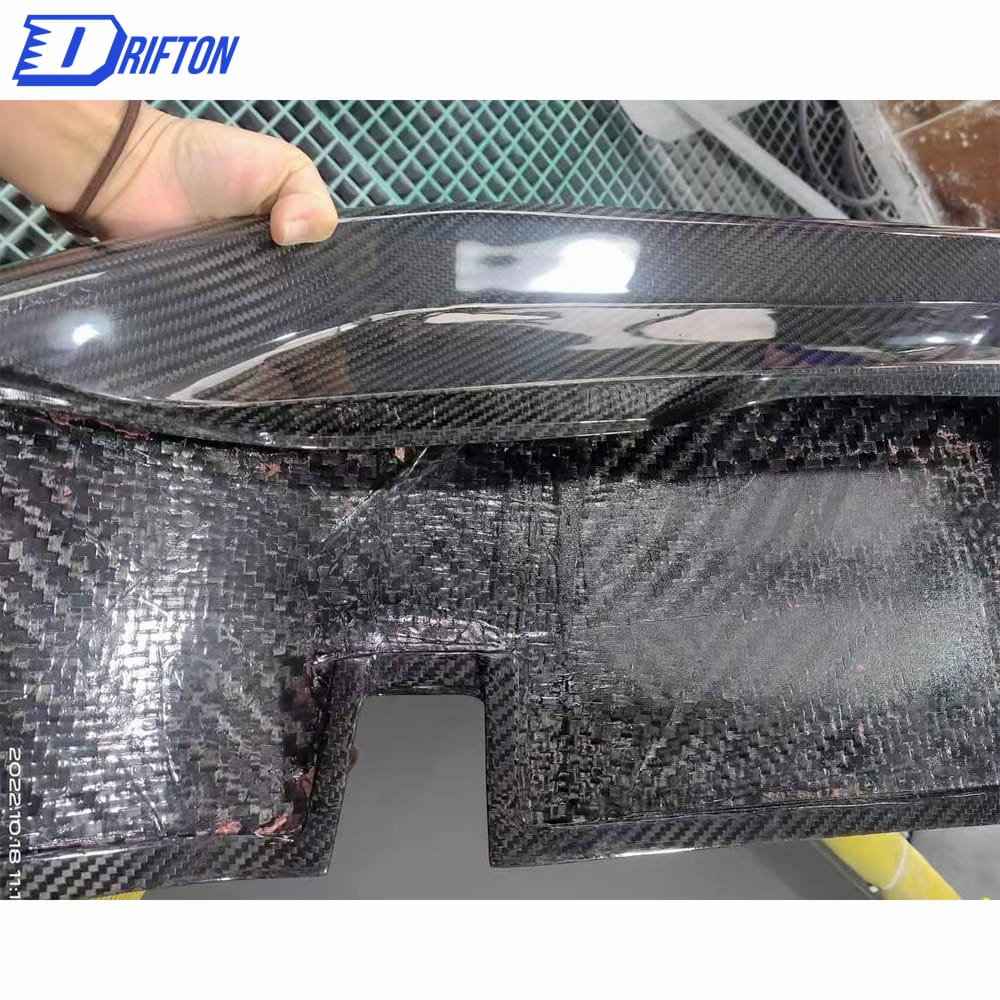 OKING Style Carbon Fiber Roof Spoiler For Land Rover Defender 2020-2023