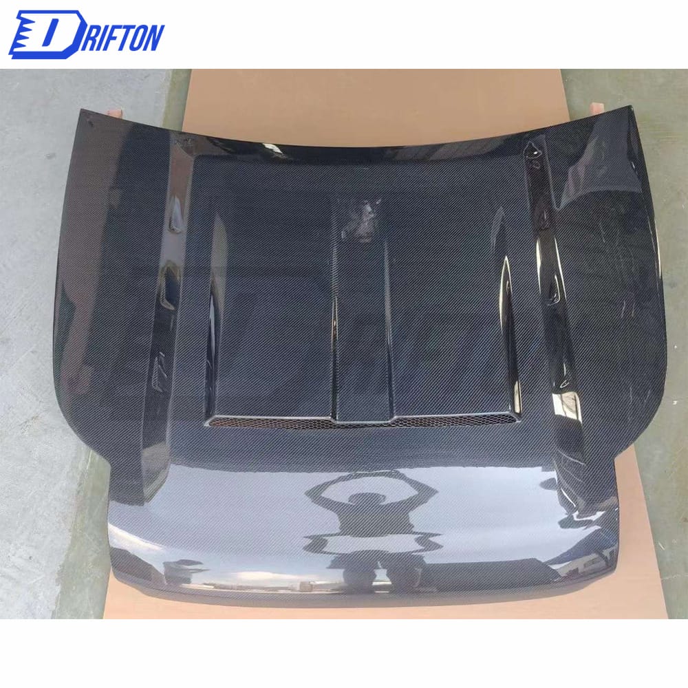 OKING Style Carbon Fiber Hood For Land Rover Defender 2020-2023