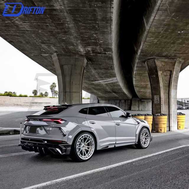 Mansory Style Half Dry Carbon Fiber Wide Fender Wheel Trim & Side Skirt For Lamborghini URUS