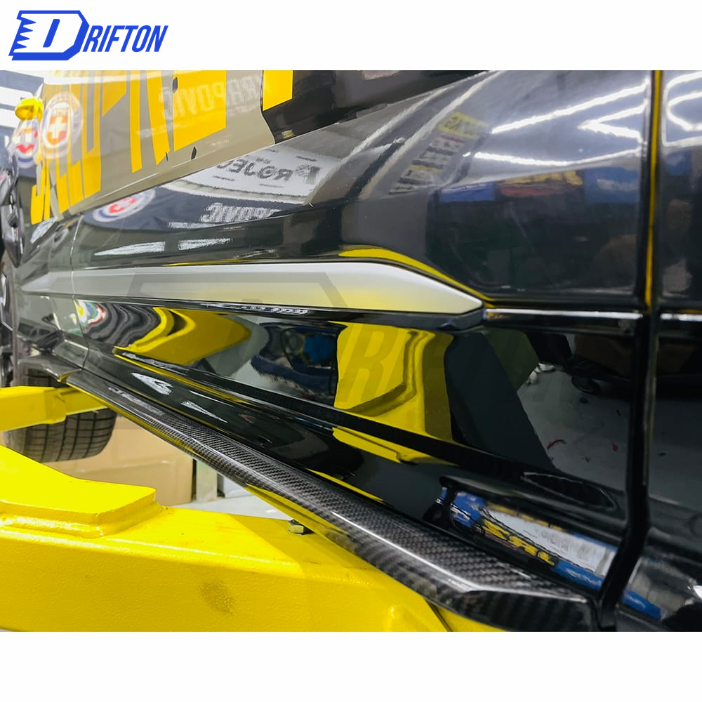 Mansory Style Dry Carbon Fiber Side Skirt For Lamborghini URUS 2018-2021