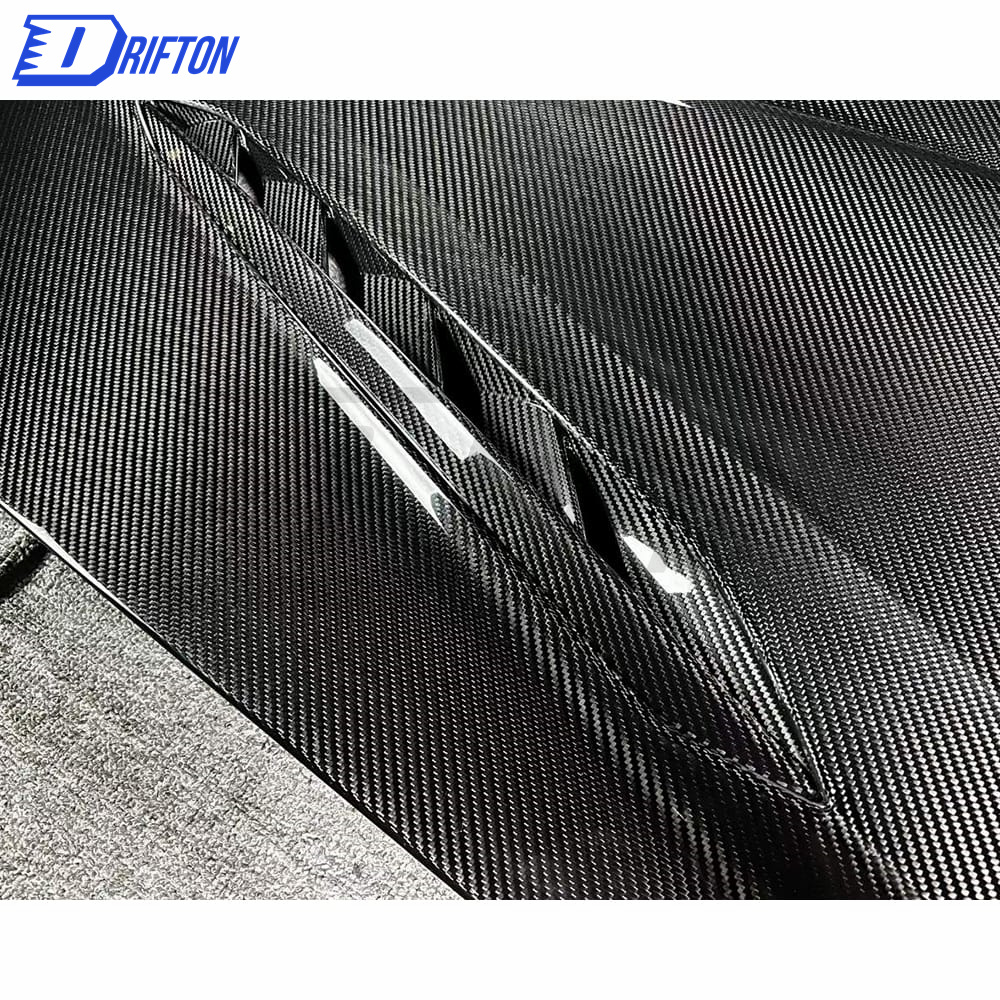 Performante Style Dry Carbon Fiber Hood For Lamborghini URUS
