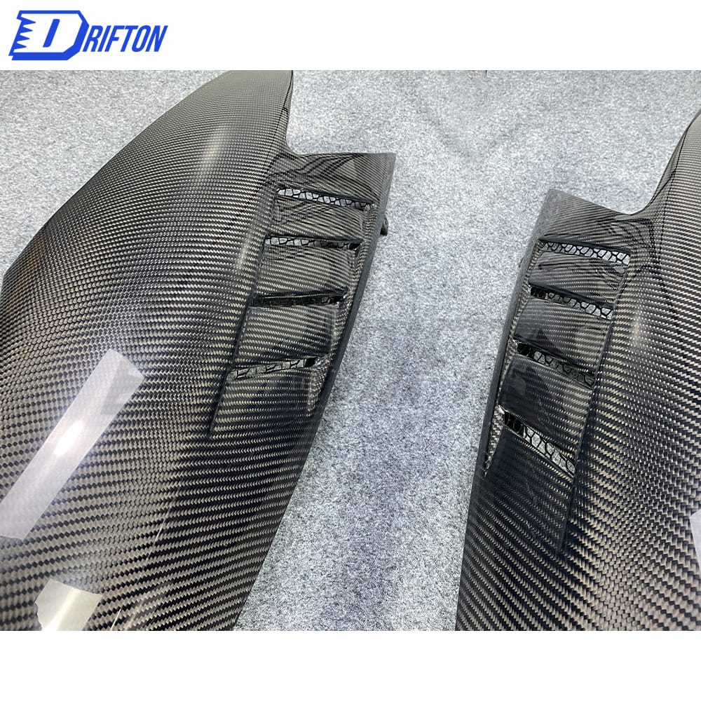 Vents Style Dry Carbon Fiber Fenders For Lamborghini Aventador LP700-4 2011-2015