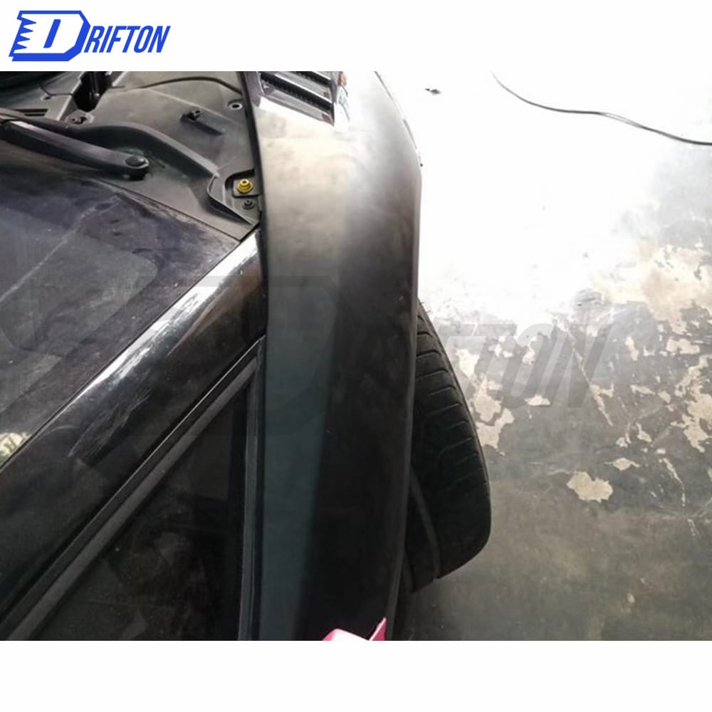 Vents Style Dry Carbon Fiber Fenders For Lamborghini Aventador LP700-4 2011-2015