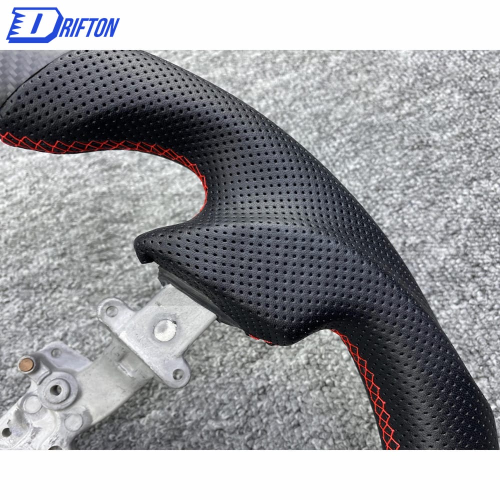 Customzie Matt Finished Carbon Fiber Steering Wheel (Perforated Ieather) For Nissan R35 GTR 2008-2016