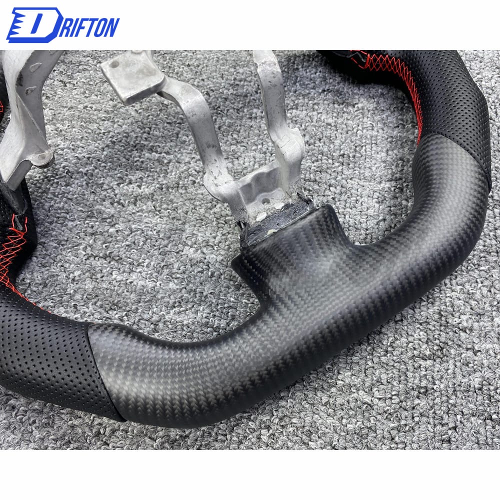Customzie Matt Finished Carbon Fiber Steering Wheel (Perforated Ieather) For Nissan R35 GTR 2008-2016