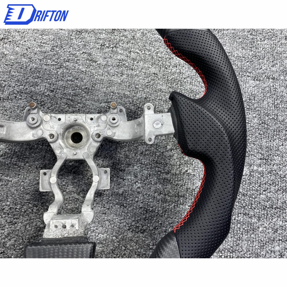 Customzie Matt Finished Carbon Fiber Steering Wheel (Perforated Ieather) For Nissan R35 GTR 2008-2016