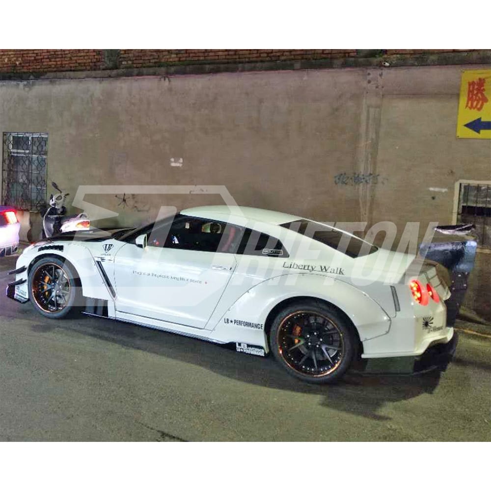 LB Performance V2 Style Glass Fiber Wide Body Kit For Nissan R35 GTR 2008-2016