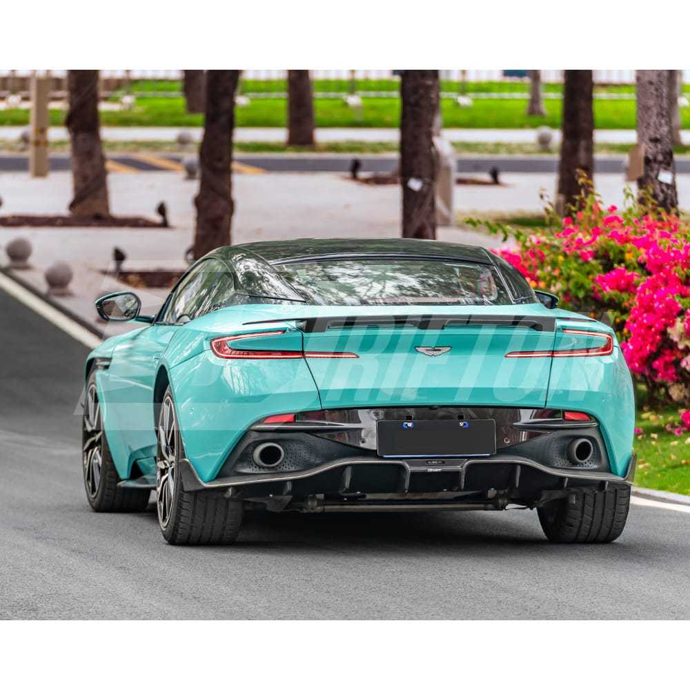CMST Style Dry Carbon Fiber Side Skirt For Aston Martin DB11 2017-2022