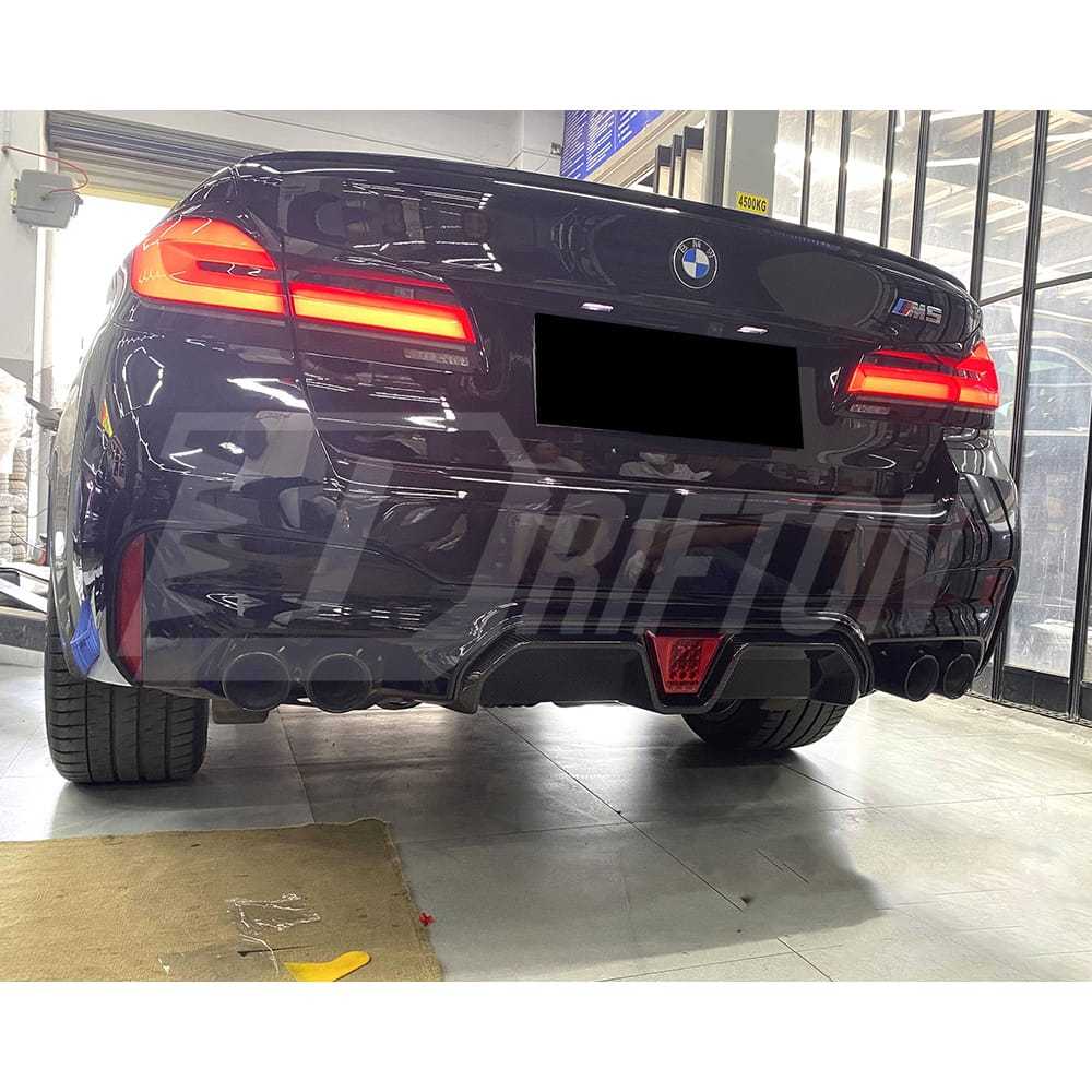 CS Style Dry Carbon Fiber Rear Diffuser With LED Brake Light For BMW 5 Series F90 M5 2017-2023