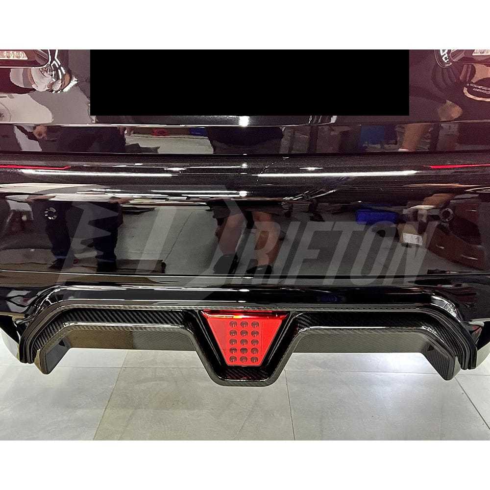 CS Style Dry Carbon Fiber Rear Diffuser With LED Brake Light For BMW 5 Series F90 M5 2017-2023