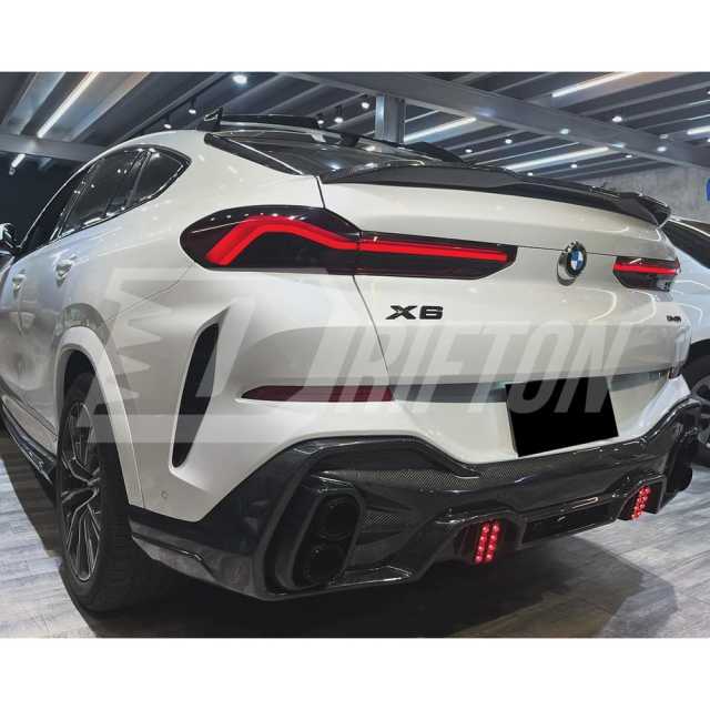 LD Style Carbon Fiber LED Brake Light Rear Diffuser & 4  Exhaust Tips For BMW X6 G06 2019-2023