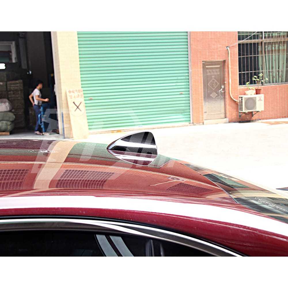 Dry Carbon Fiber Antenna Cover For Alfa Romeo Giulia Quadrifoglio 2016-2023