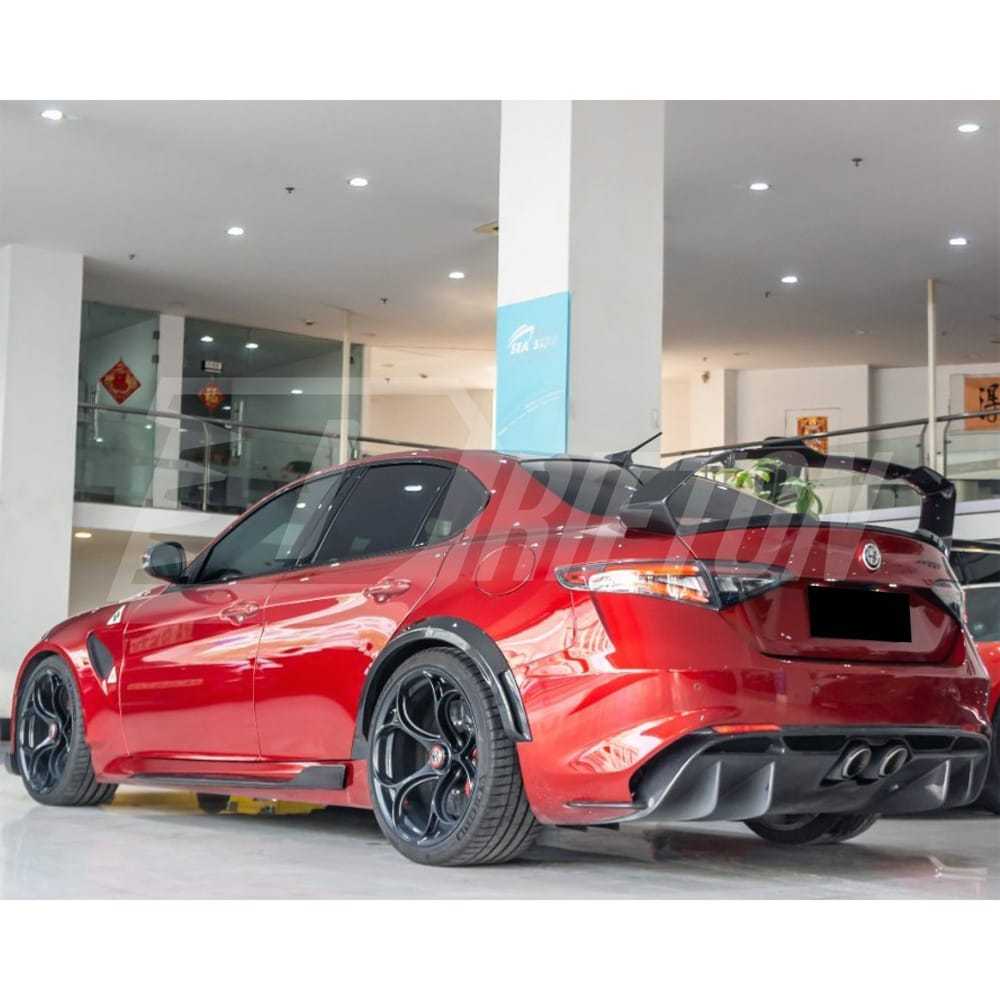 GTAM Style Glass Fiber Fender For Alfa Romeo Giulia 2016-2023