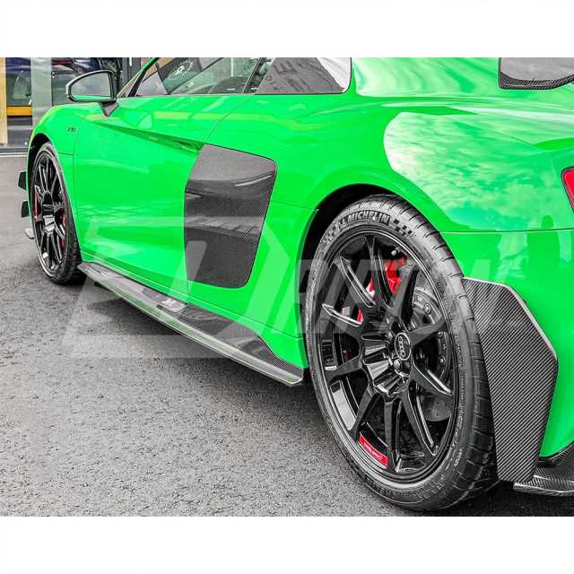 GT RWD Style Dry Carbon Fiber Side Skirt For Audi R8 2020-2024