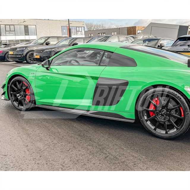 GT RWD Style Dry Carbon Fiber Side Skirt For Audi R8 2020-2024