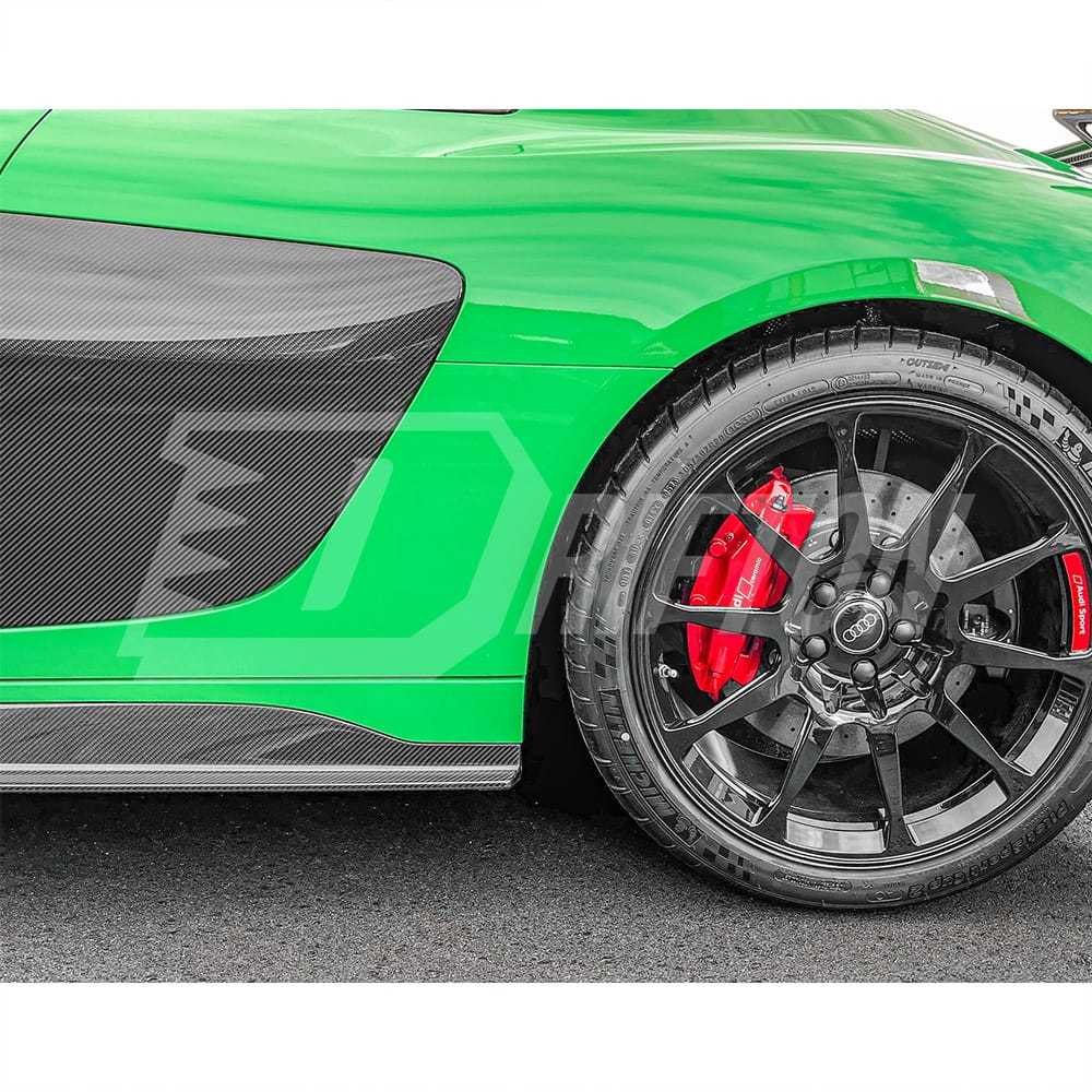 GT RWD Style Dry Carbon Fiber Side Skirt For Audi R8 2020-2024