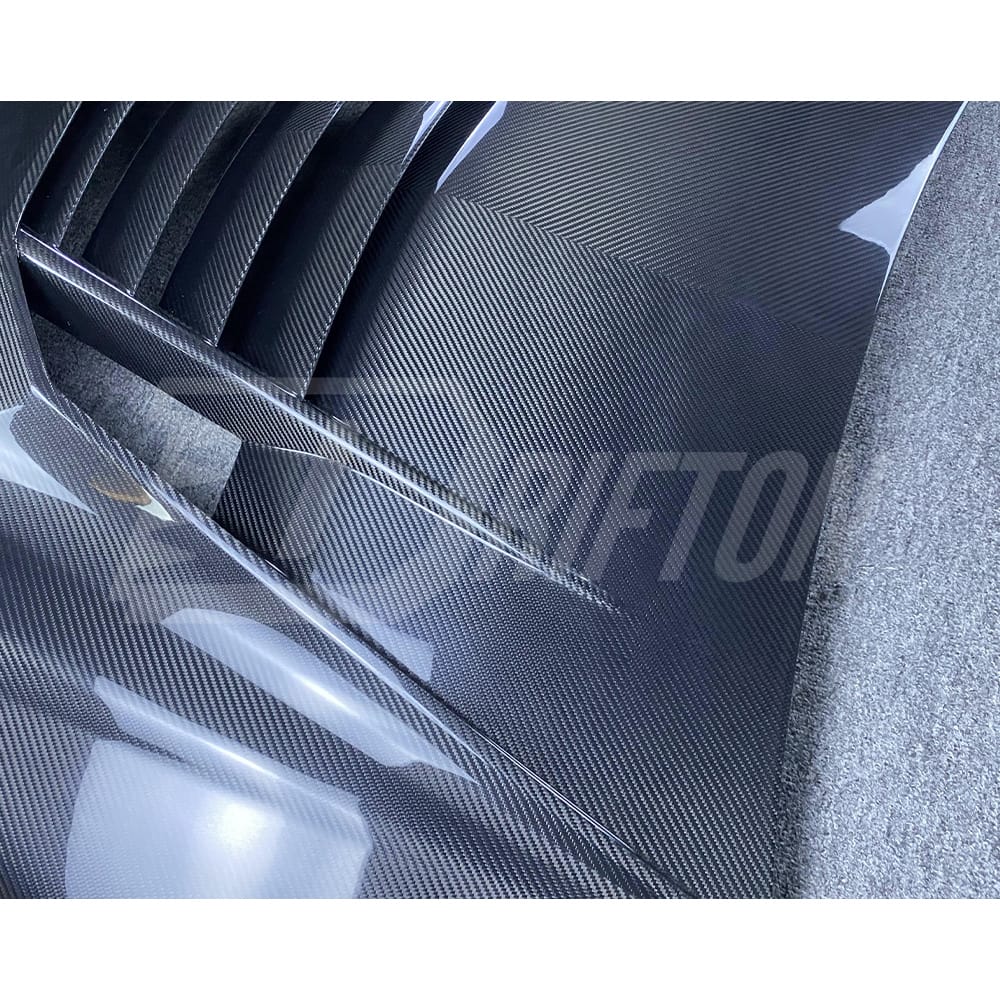 Vorsteiner Style Dry Carbon Fiber Hood For Lamborghini URUS 2018-2021