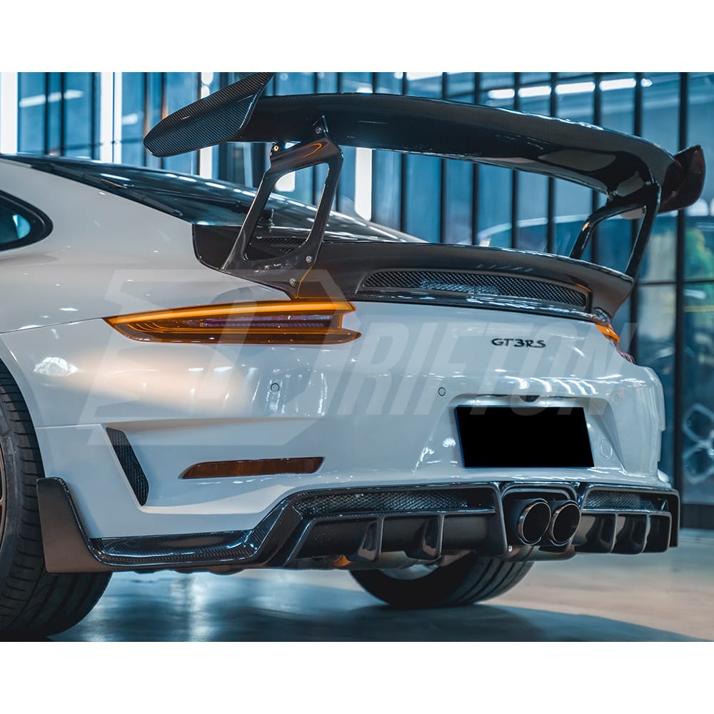 GT3RS Style PP Rear Bumper With Dry Carbon Fiber Rear Diffuser For Porsche 911 Carrera 991 991.2 2016-2018