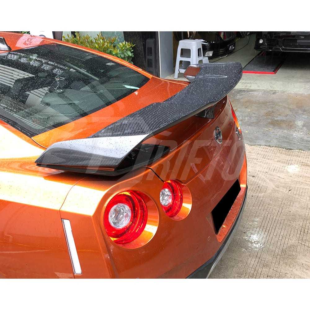 Varis MY17 Style Carbon Fiber Rear Spoiler For Nissan R35 GTR 2008-2026