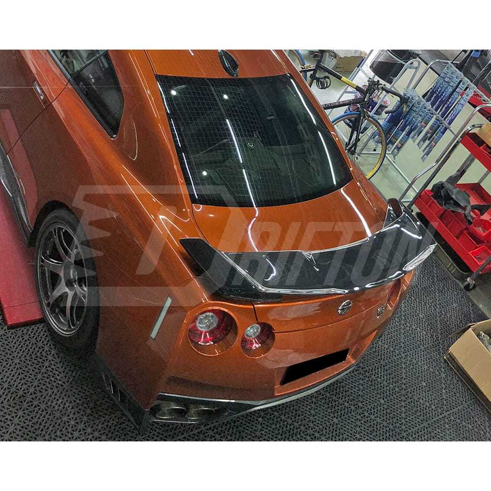 Varis MY17 Style Carbon Fiber Rear Spoiler For Nissan R35 GTR 2008-2026