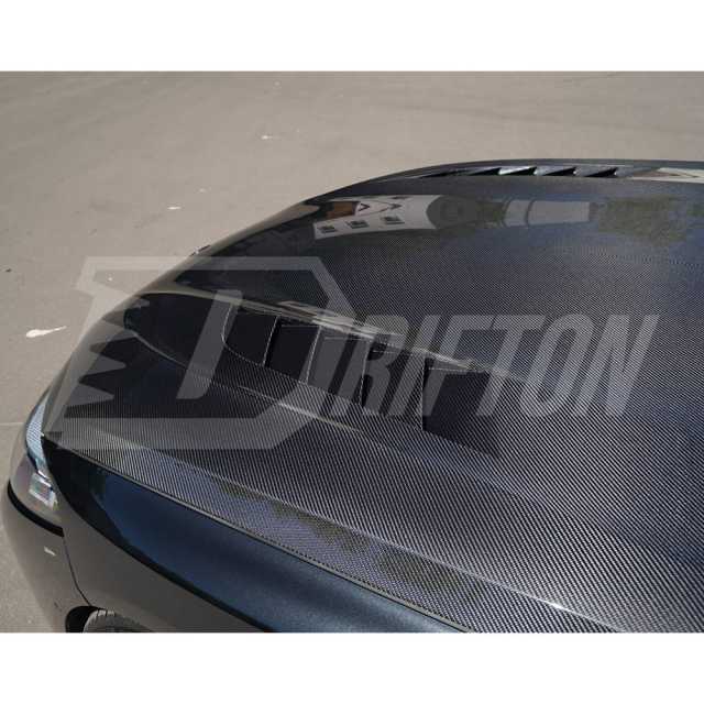 Vented Style Carbon Fiber Hood For BMW M8 F91 F92 F93 2020-2024