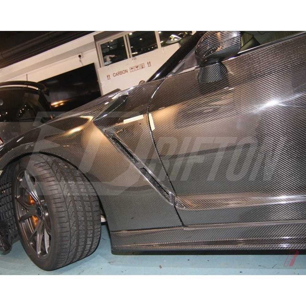 Dry Carbon Fiber Door For Nissan R35 GTR 2008-2026