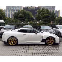 Varis MY14 Style Carbon Fiber Side Skirt & Underboard For Nissan R35 GTR 2008-2023