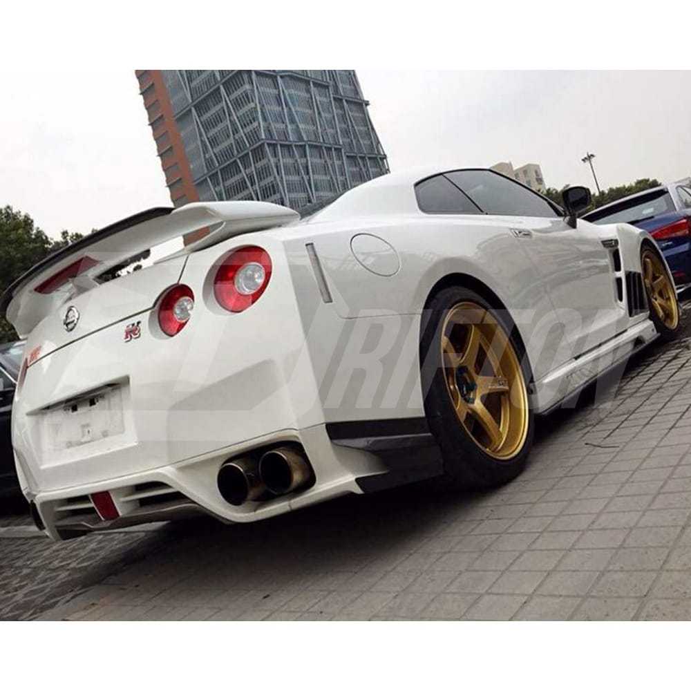 Varis MY14 Style Carbon Fiber Side Skirt & Underboard For Nissan R35 GTR 2008-2023