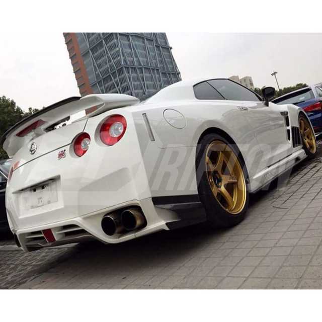 Varis MY14 Style Carbon Fiber Side Skirt & Underboard For Nissan R35 GTR 2008-2023