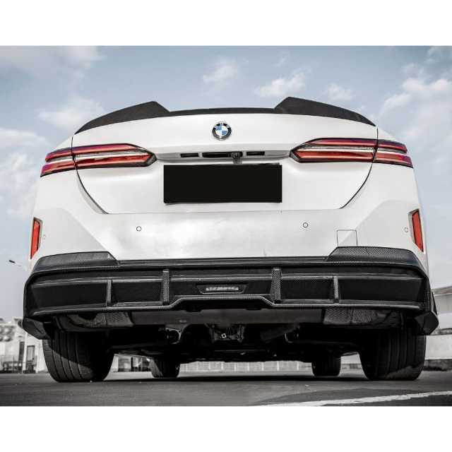 SQ Style Dry Carbon Fiber Rear Diffuser For BMW 5 Series G60 2024-On