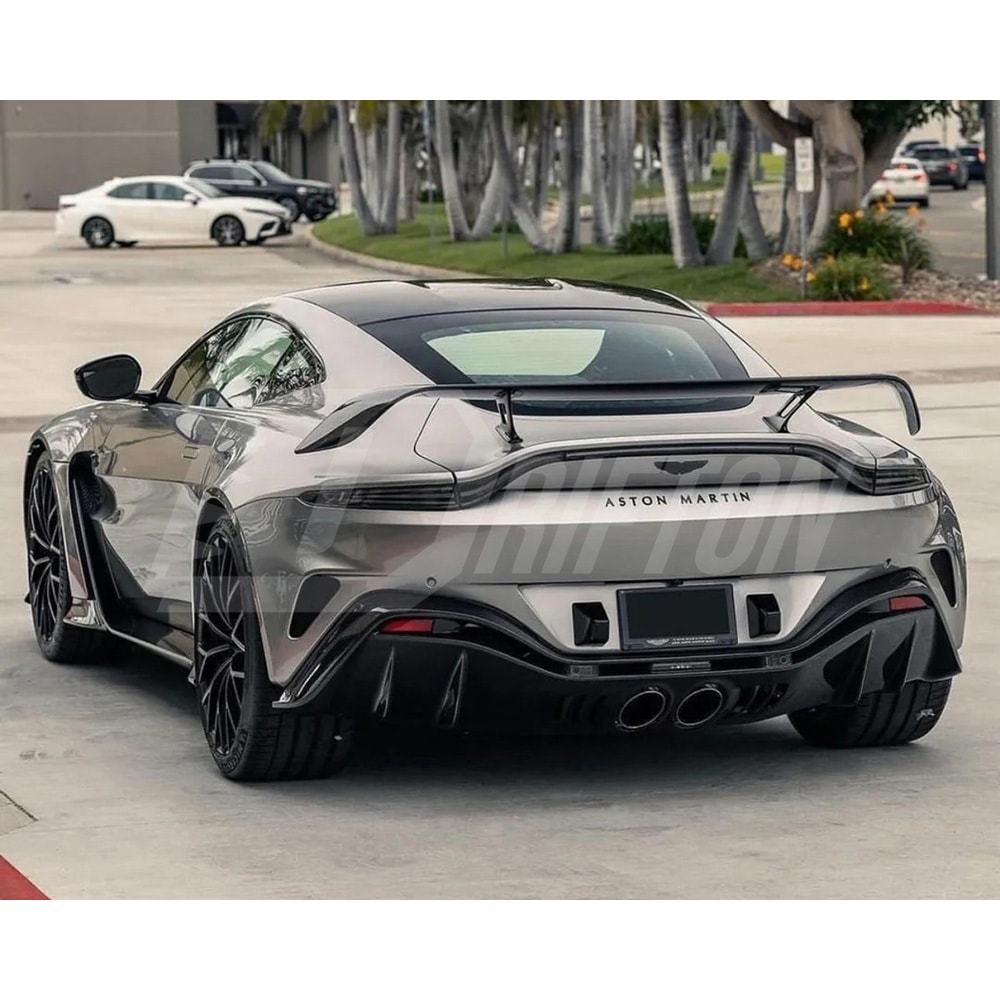 New V12 Vantage Style Dry Carbon Fiber Body Kit For Aston Martin V8 Vantage 2018-2023