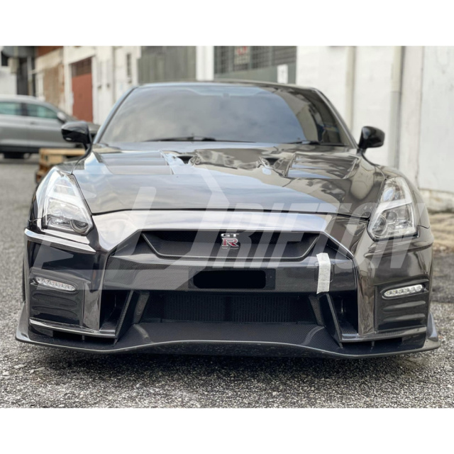 Nismo MY17 Style Half Carbon Fiber Front Bumper For Nissan R35 GTR 2008-2016