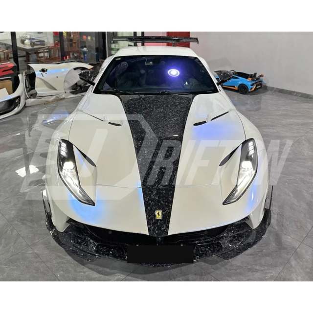 Mansory Stallone Style Dry Carbon Fiber Body Kits For Ferrari 812 Superfast GTS 2017-2023