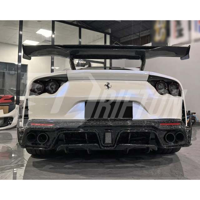 Mansory Stallone Style Dry Carbon Fiber Body Kits For Ferrari 812 Superfast GTS 2017-2023