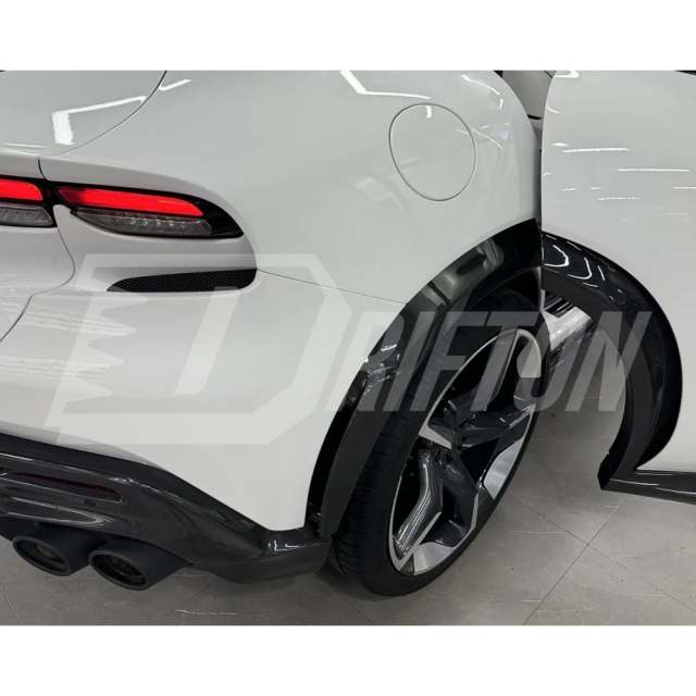 OEM Style Dry Carbon Fiber Wheels Flares Arches For Ferrari Purosangue FUV
