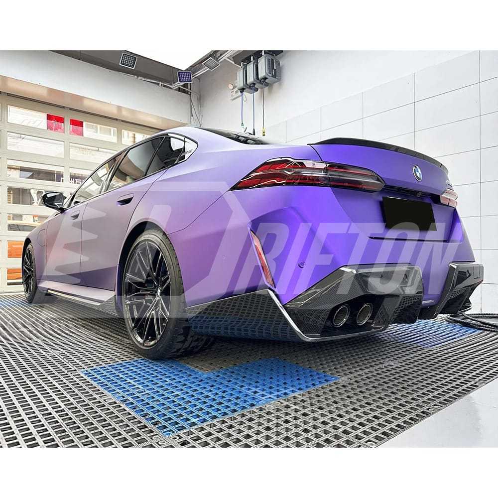 MP Style Dry Carbon Fiber Side Skirt For BMW G90 M5 2025-On