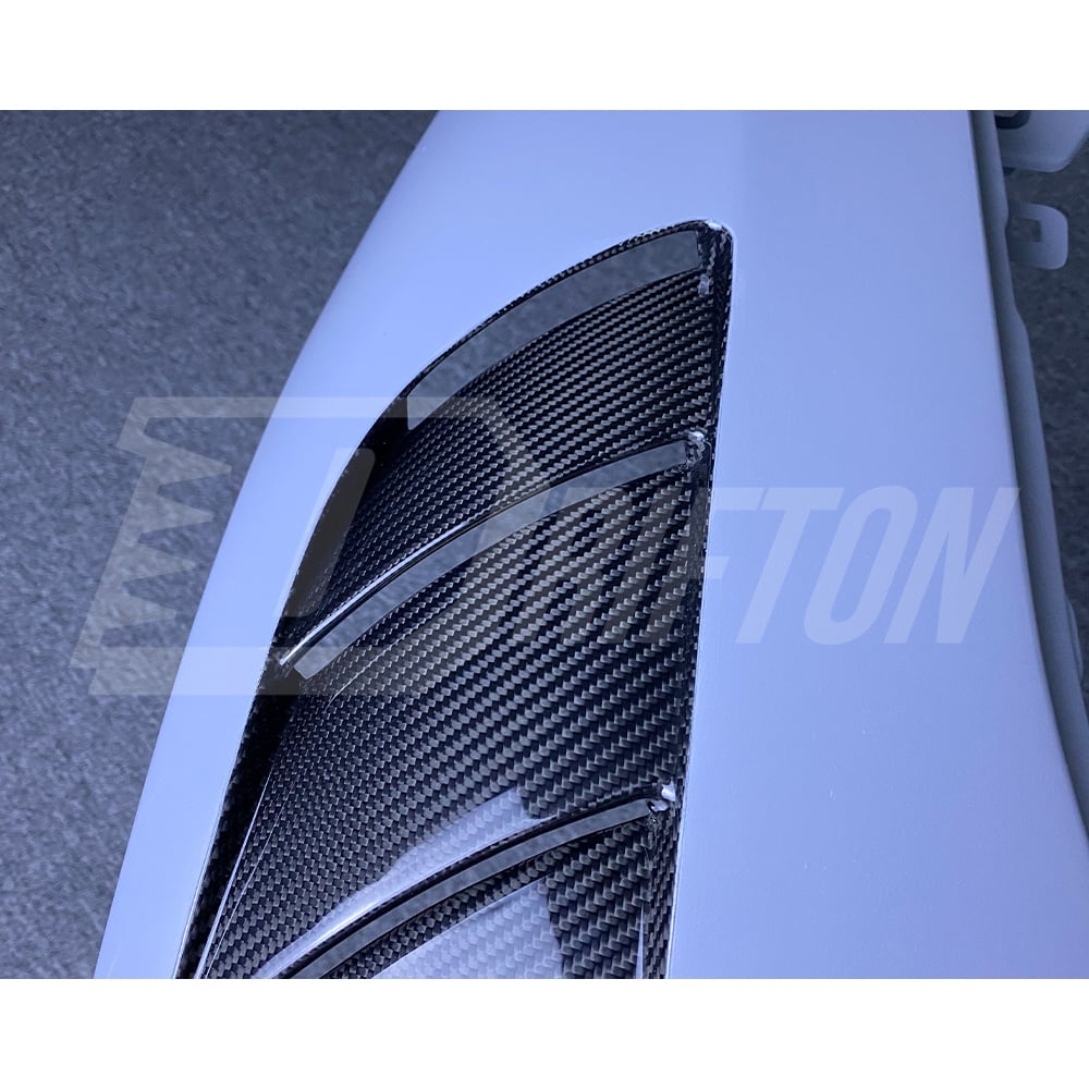 Novitec Style Dry Carbon Fiber with Portion Primer Fender For Ferrari SF90
