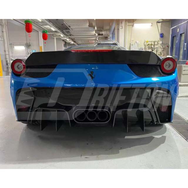Vorsteiner Style Half Carbon Fiber Rear Bumper With Exhaust Tips For Ferrari 458 Italia & Spider 2009-2015