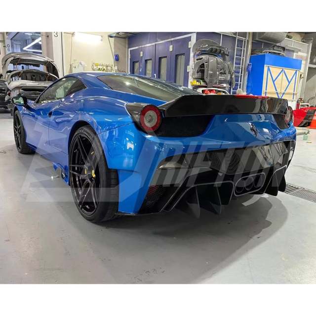 Vorsteiner Style Half Carbon Fiber Rear Bumper With Exhaust Tips For Ferrari 458 Italia & Spider 2009-2015